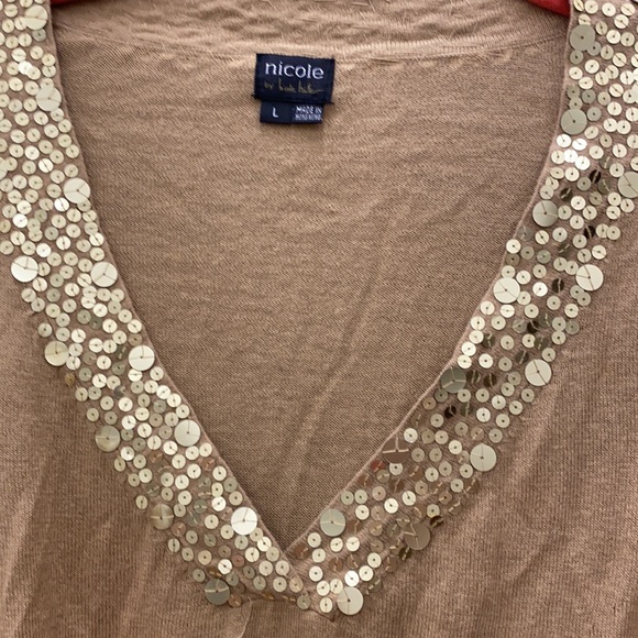 Nicole Miller low v neck sweater size L - Picture 2 of 3